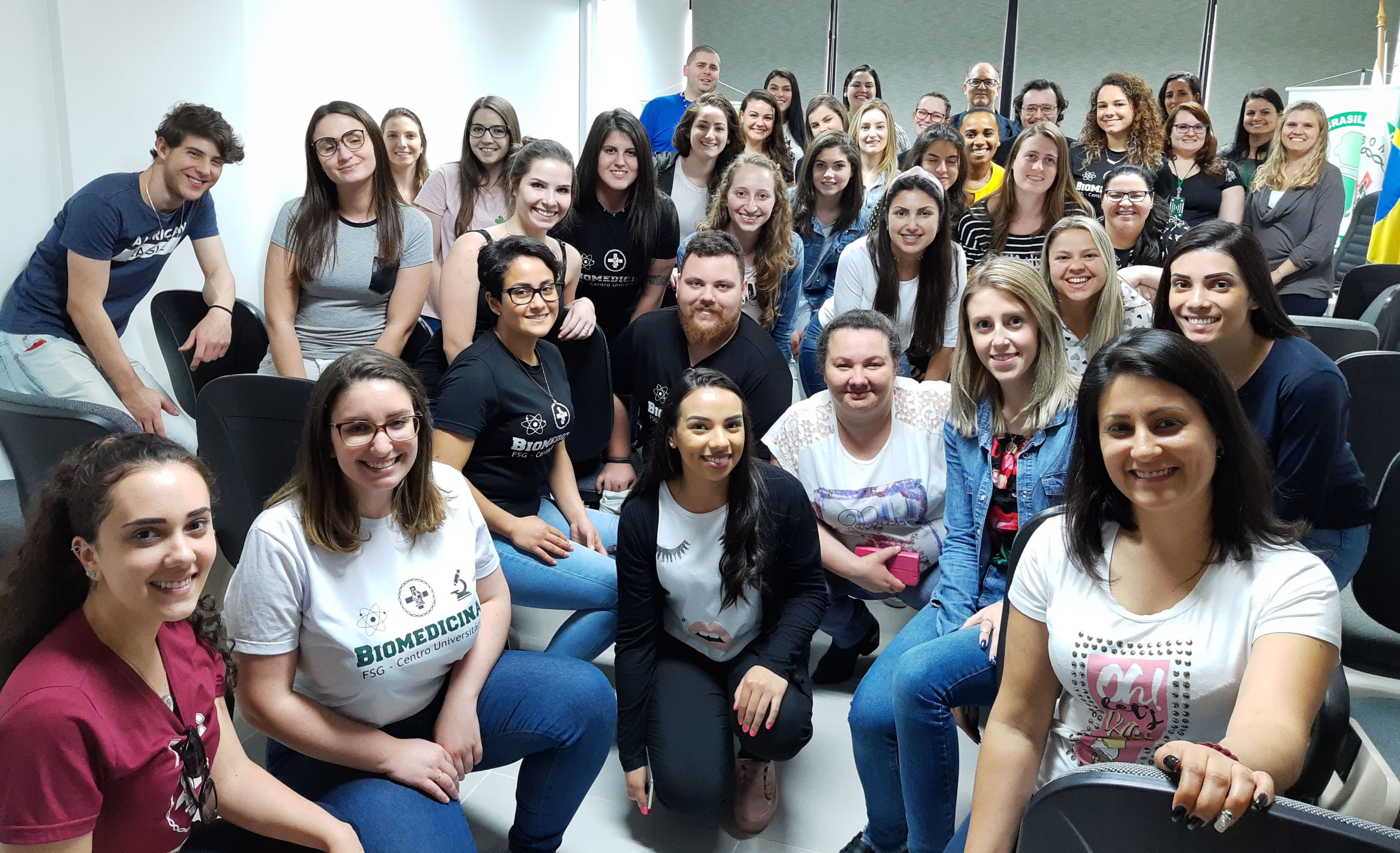 Alunos de Biomedicina da FSG visitam o CRBM-5