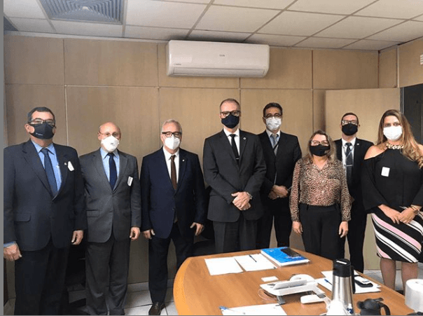 CFBM e ABBM representam a categoria biomédica em reunião sobre as CPs 911 e 912 da Anvisa