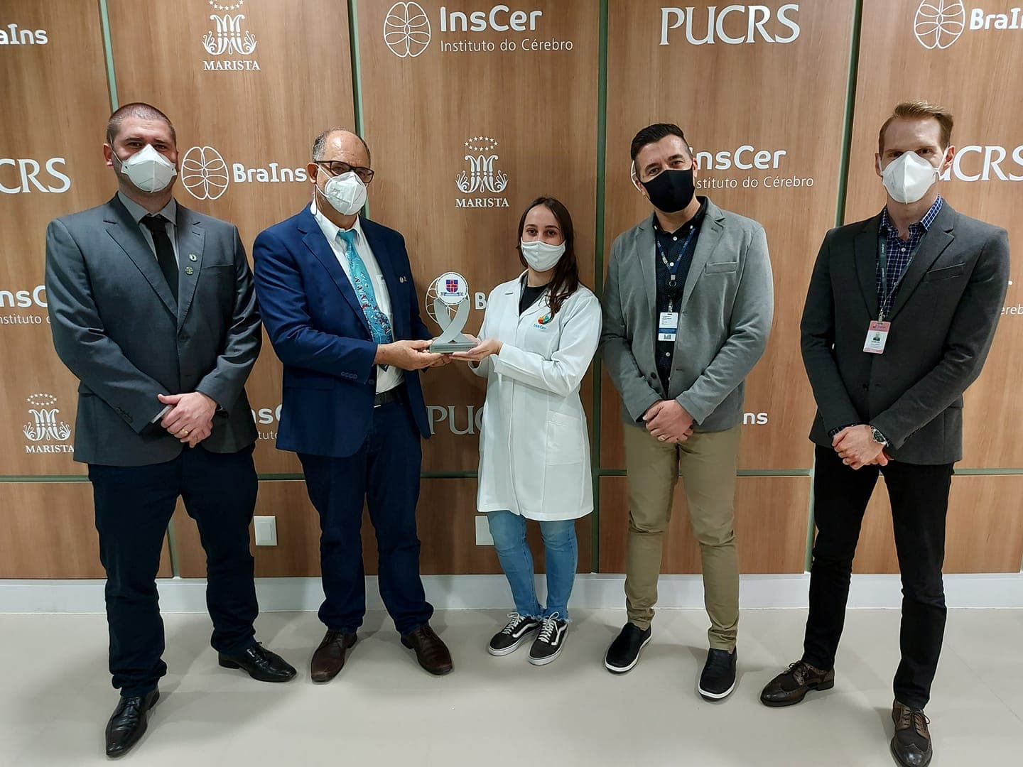 CRBM-5 premia laboratório do Instituto do Cérebro da PUCRS
