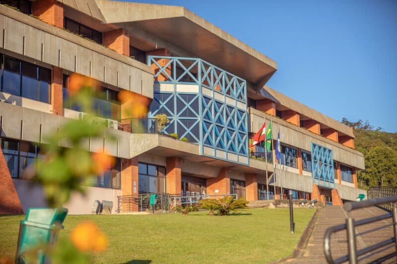 Prefeitura de Joinville abre concurso com vaga para biomédico