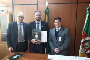 Dr. Renato Minozzo, Deputado Issur Koch e Dr. Tiago Carvalho