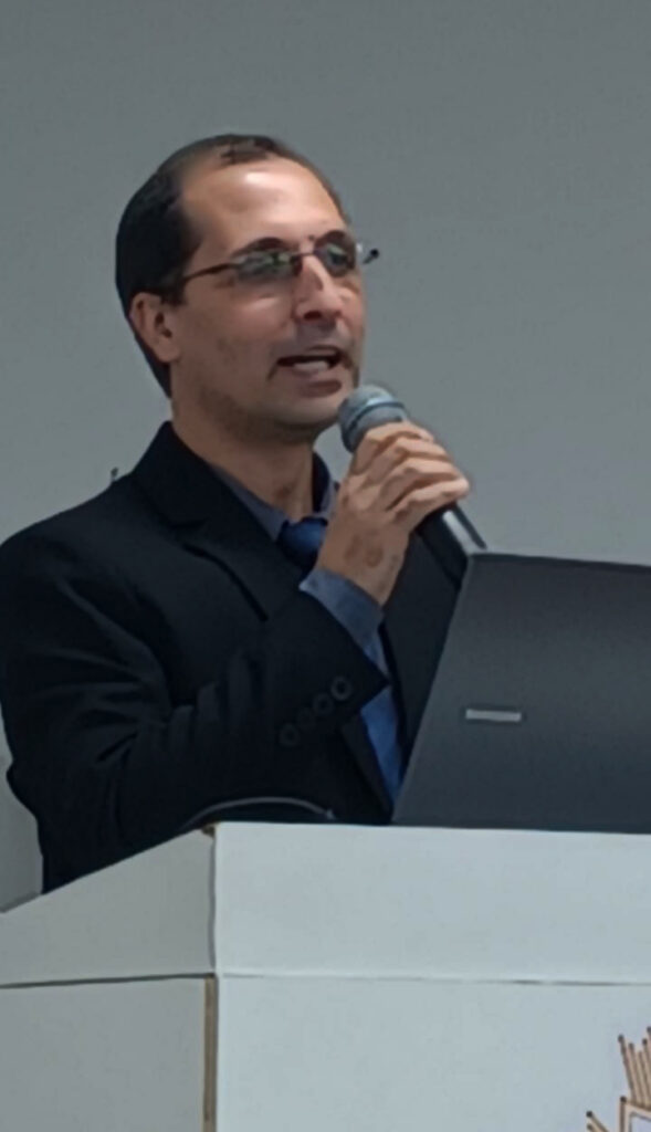 Dr. Leandro da Silva é coordenador do curso de Biomedicina da Uniavan